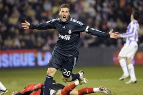 又见绝平！广东男篮与热刺鏖战至终场，高芙读秒救主的简单介绍