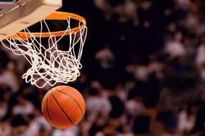 东契奇手感滚烫，带领俄克拉荷马城雷霆爆冷密尔沃基雄鹿，赛后一句话霸气侧漏的简单介绍